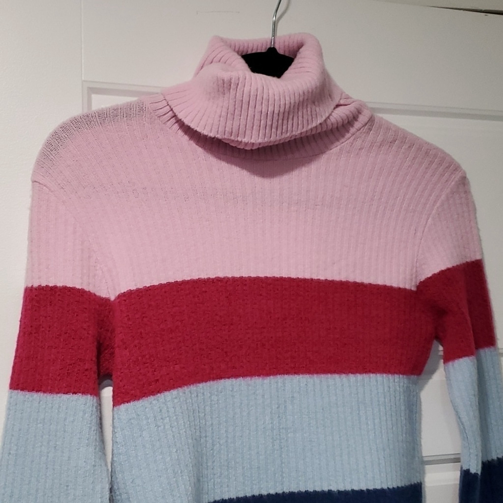 Garage Colorblock Sweater - Picture 10 of 13